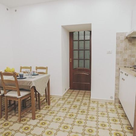 Cortile Oliva Apartment คาตาเนีย ภายนอก รูปภาพ